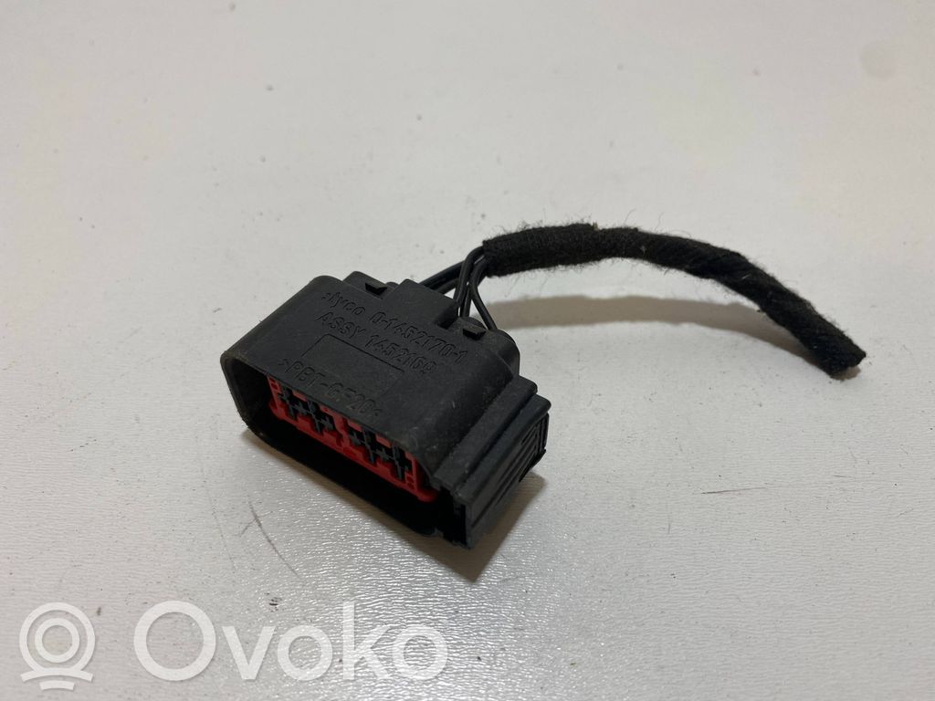 Ford C-MAX I Aizmugurē slēdzene 