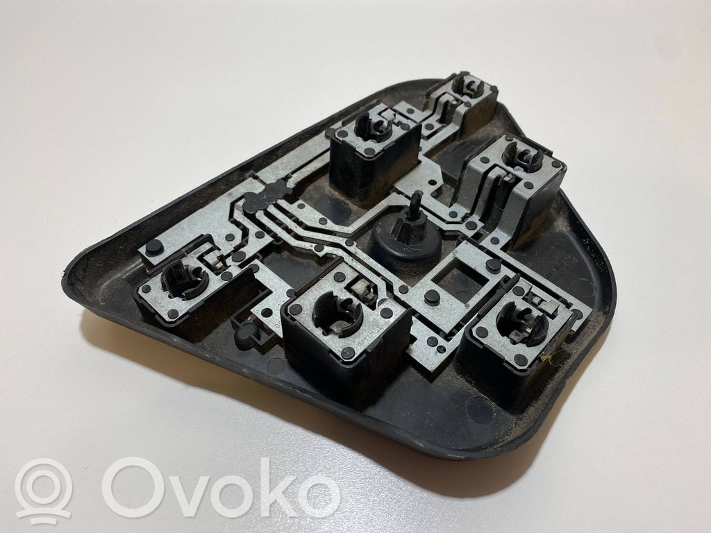 BMW 5 E39 Tail light bulb cover holder 