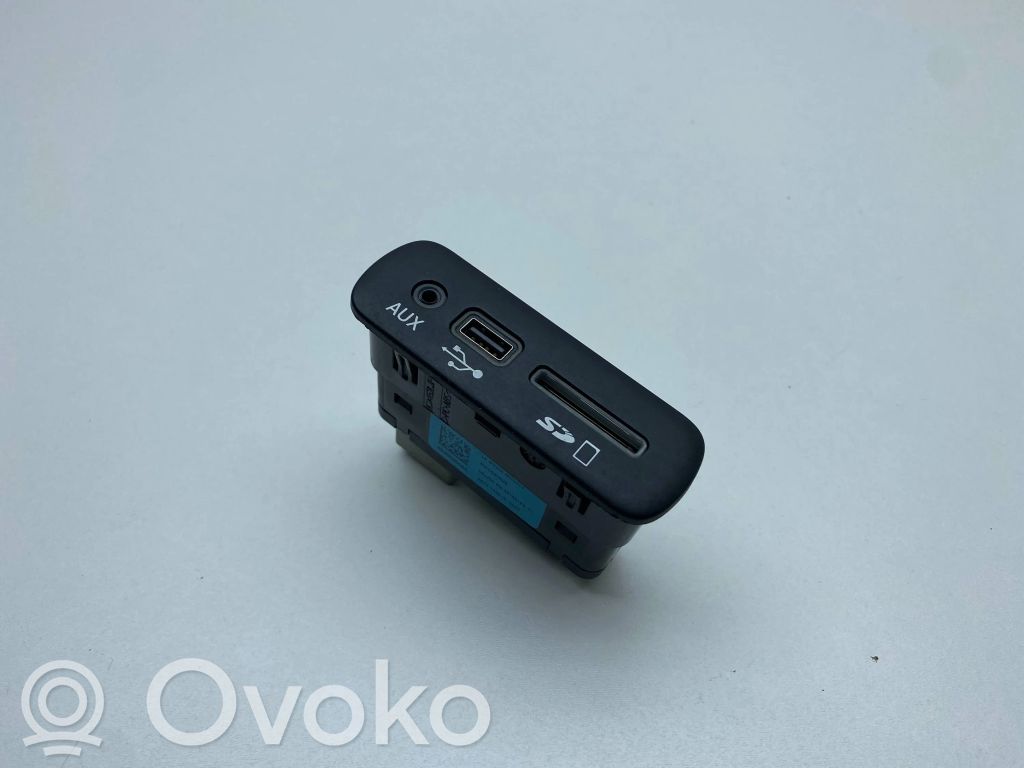 USB socket connector   68206384AC