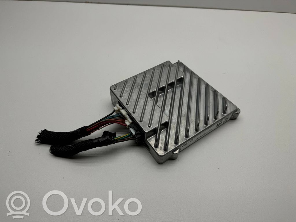 Chrysler Pacifica Sound amplifier 