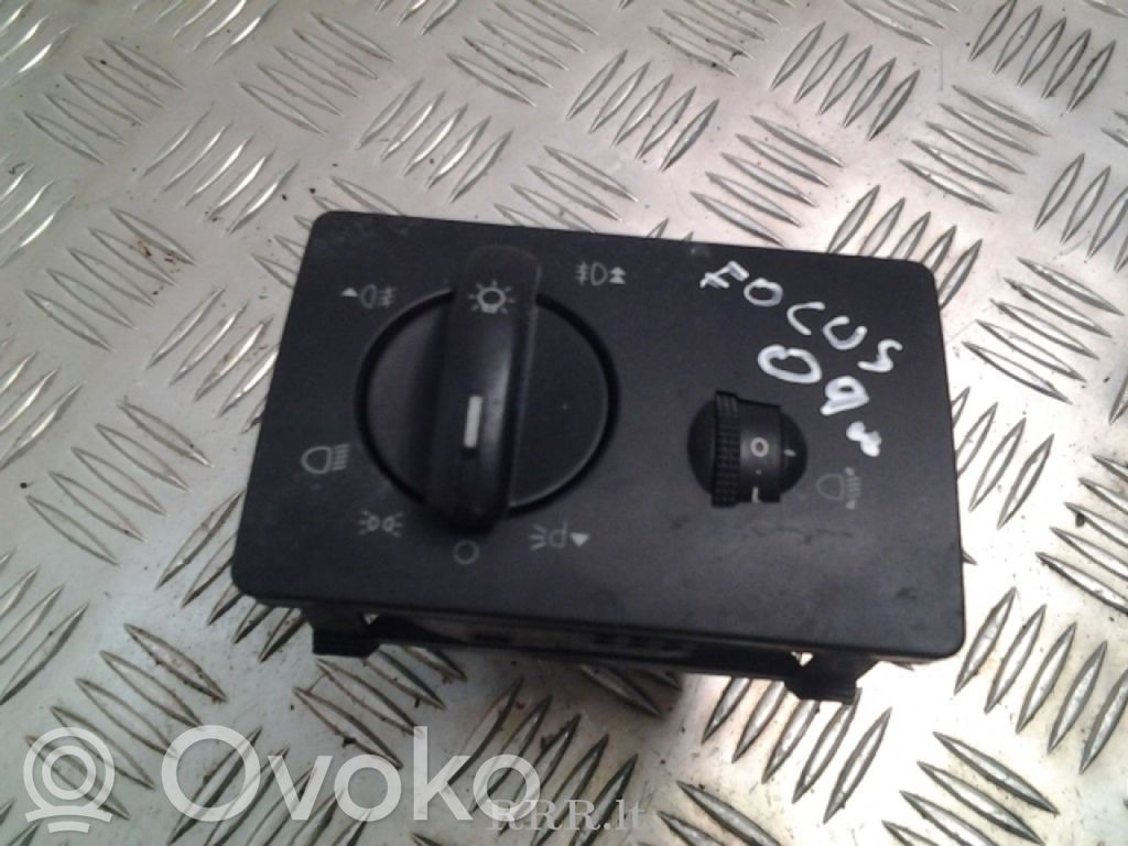 Ford Focus Light switch 