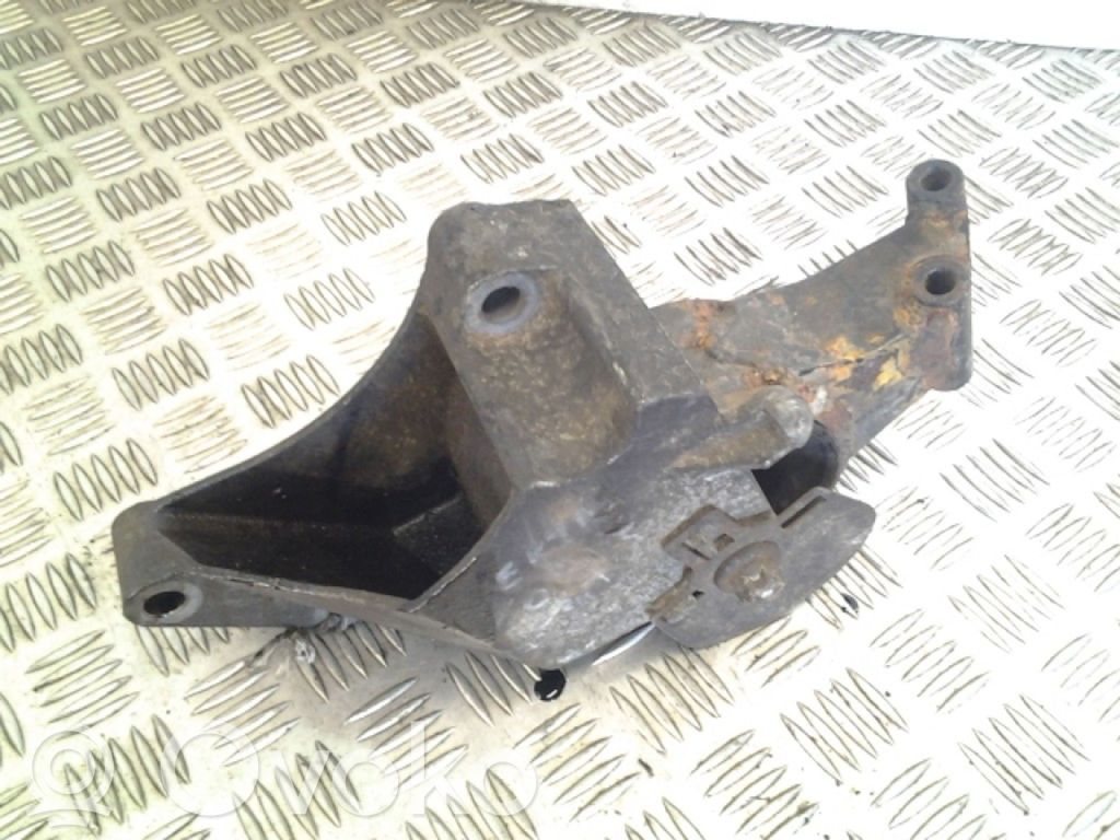 Opel Vectra C Engine mount bracket 