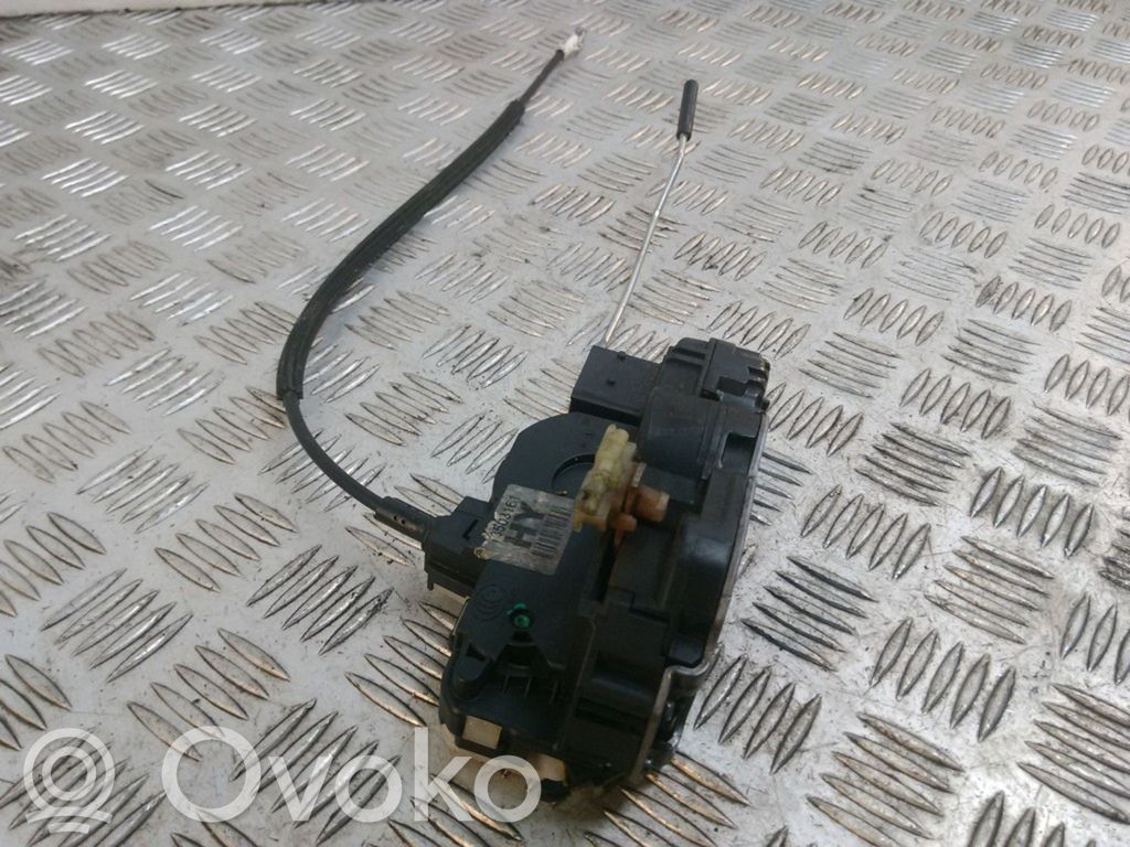 Opel Insignia A Zamek drzwi przednich 