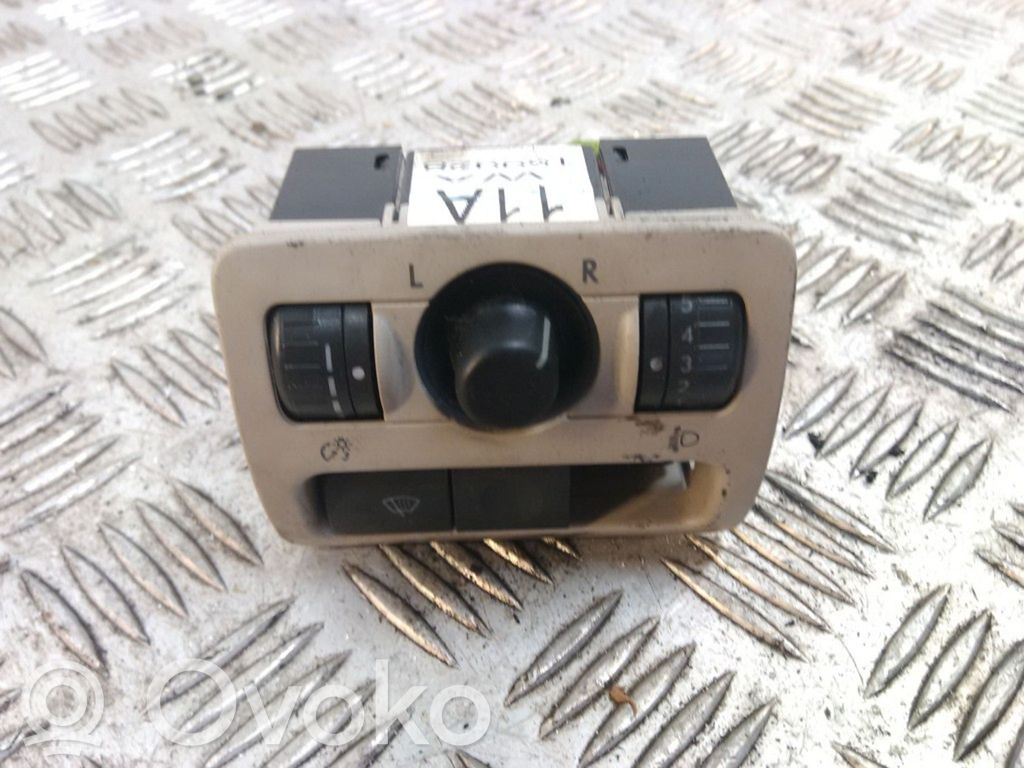 Subaru Outback Wing mirror switch 