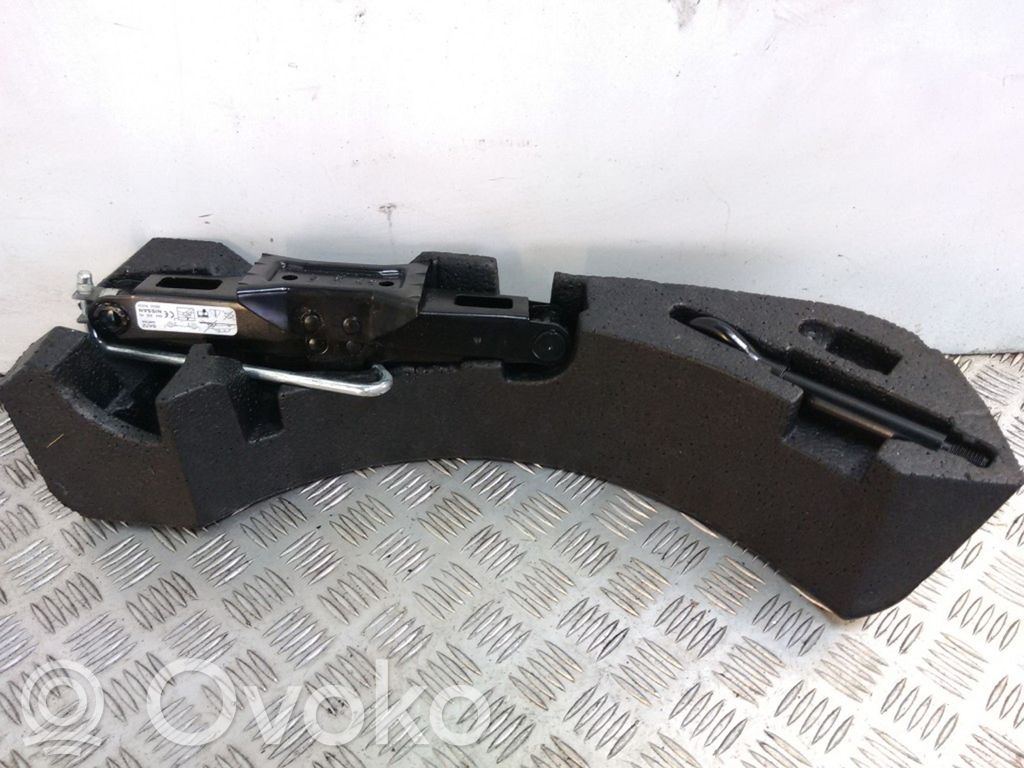 Nissan Note (E11) Tool set 