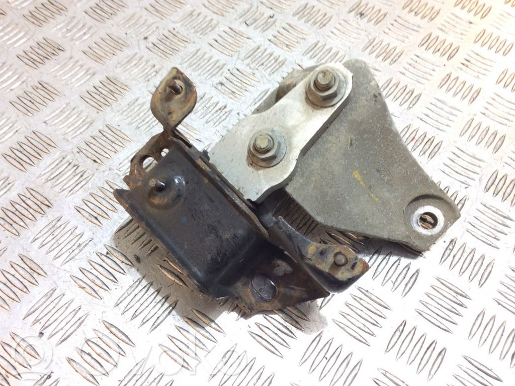 Ford Fiesta Engine mount bracket 