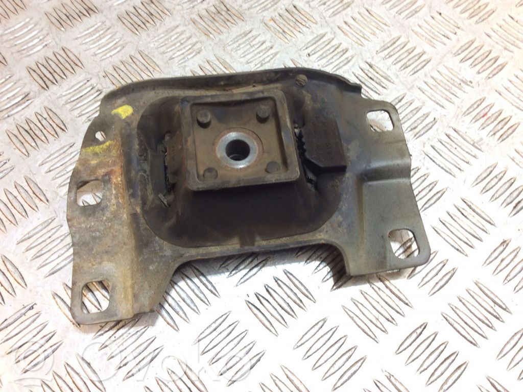 Ford Focus Engine mount bracket 
