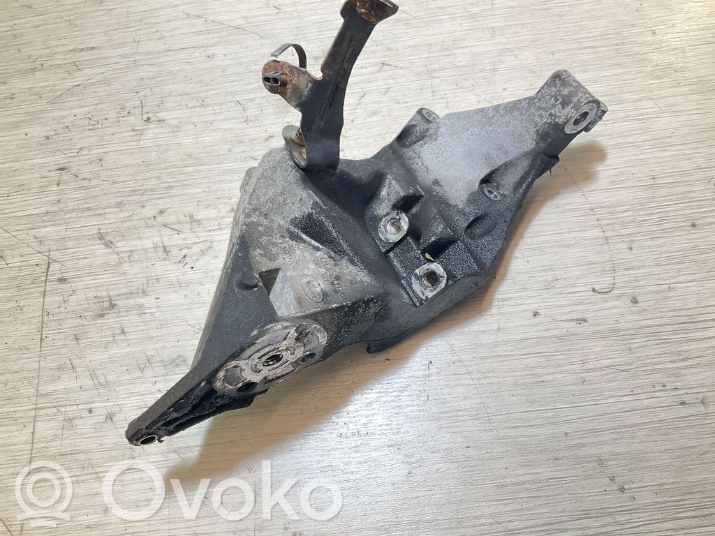Land Rover Discovery 4 - LR4 Mocowanie alternatora 