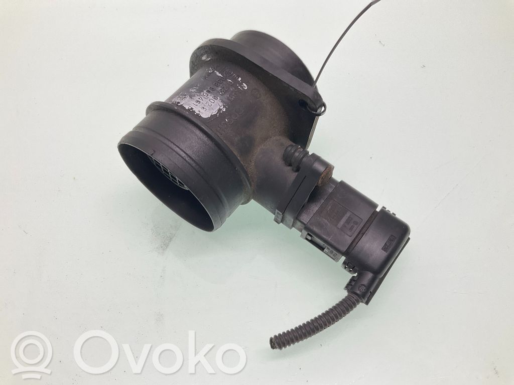 Volkswagen Touran I Przepływomierz masowy powietrza MAF 