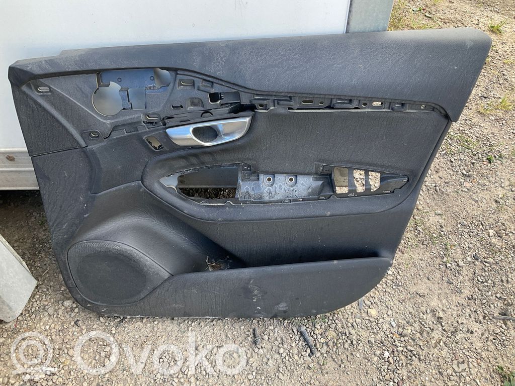 Volvo XC90 Front door card panel trim 