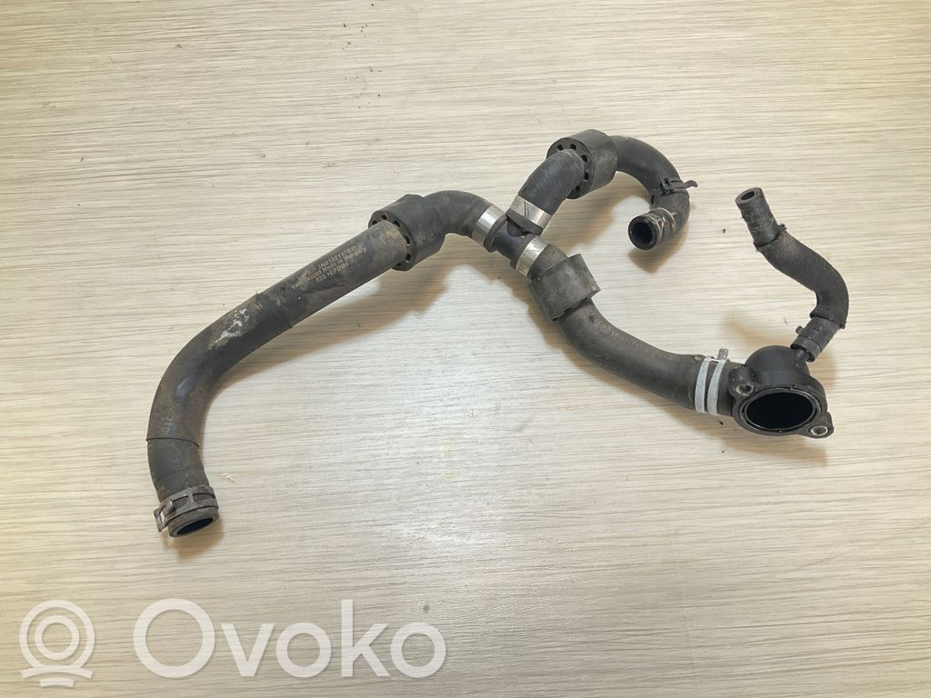 Audi Q3 8U Tubo flessibile del liquido di raffreddamento del motore 