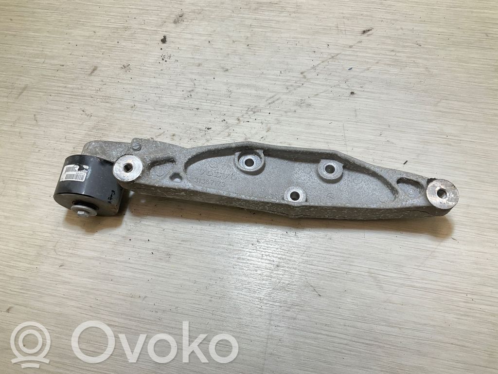 Volvo XC90 Rear differential/diff mount bracket 
