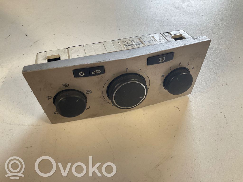 Opel Astra H Climate control unit 