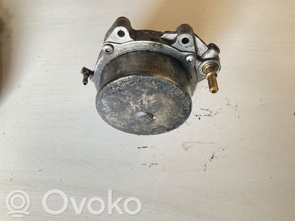Opel Vectra C Pompa podciśnienia 
