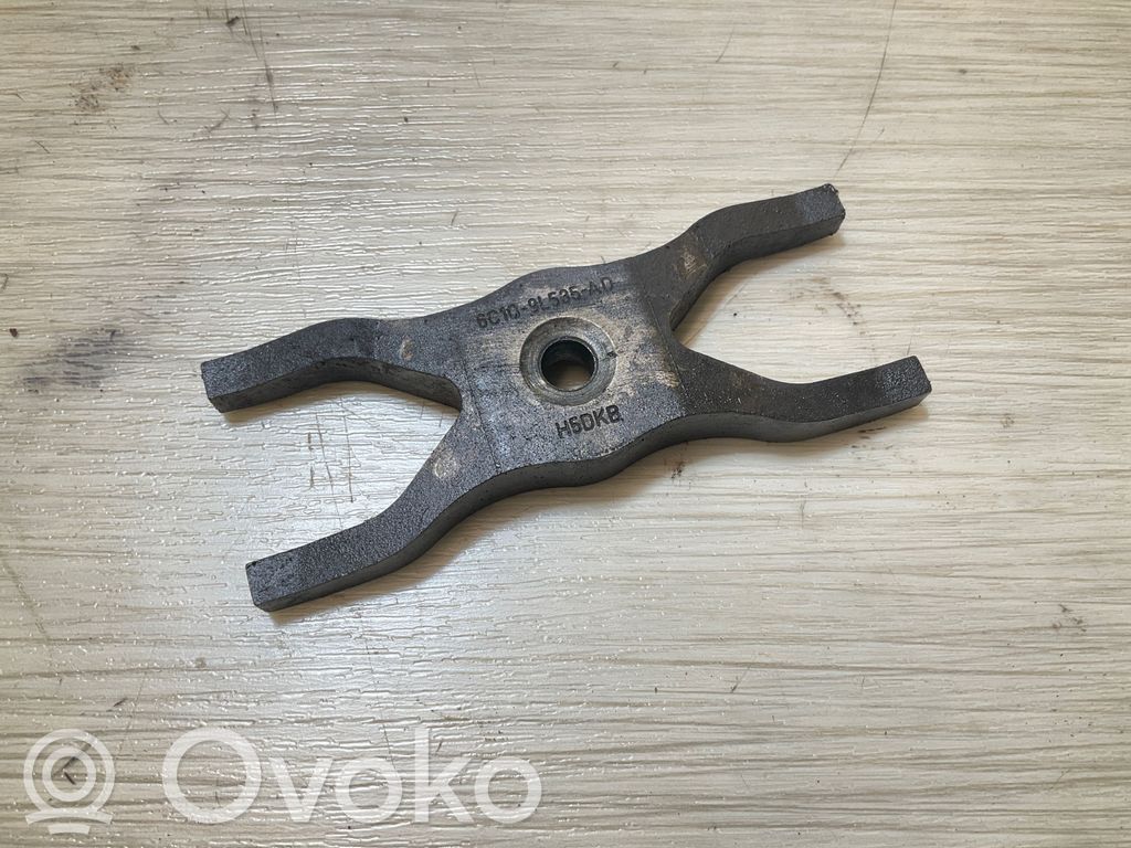 Ford Transit Abrazadera del inyector de combustible 