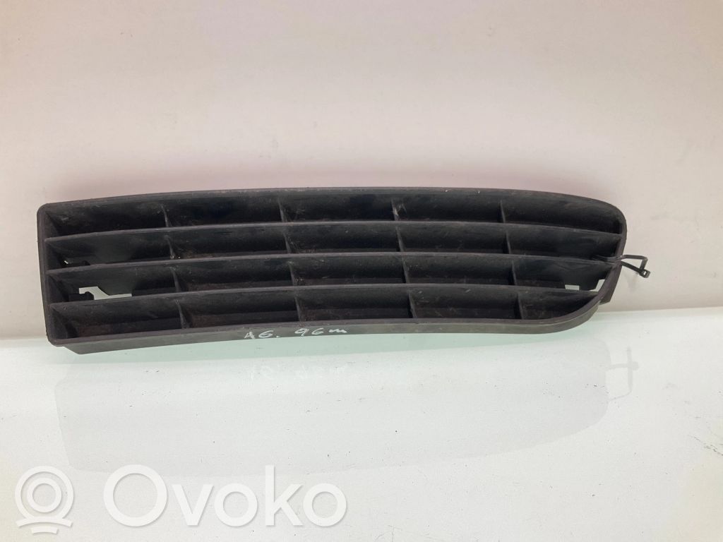 Audi A6 S6 C4 4A Front bumper lower grill 