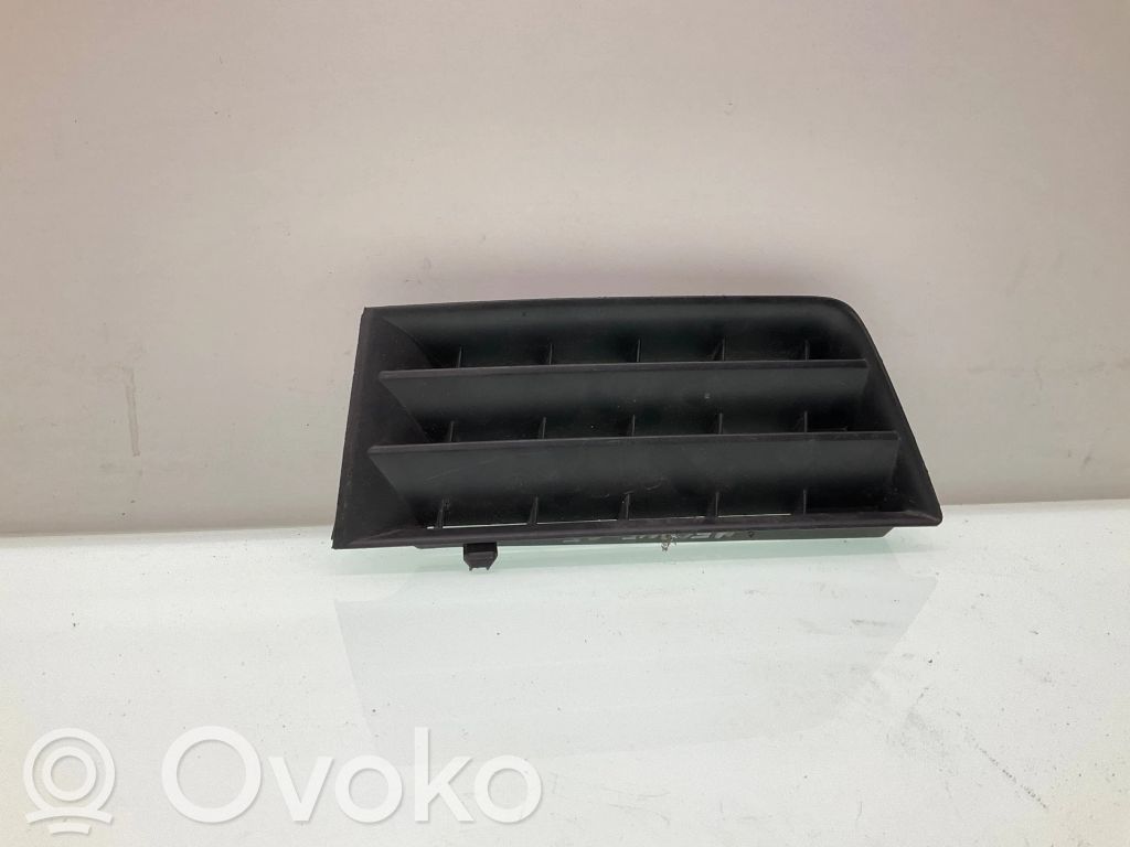 Atrapa chłodnicy / Grill   8200114156