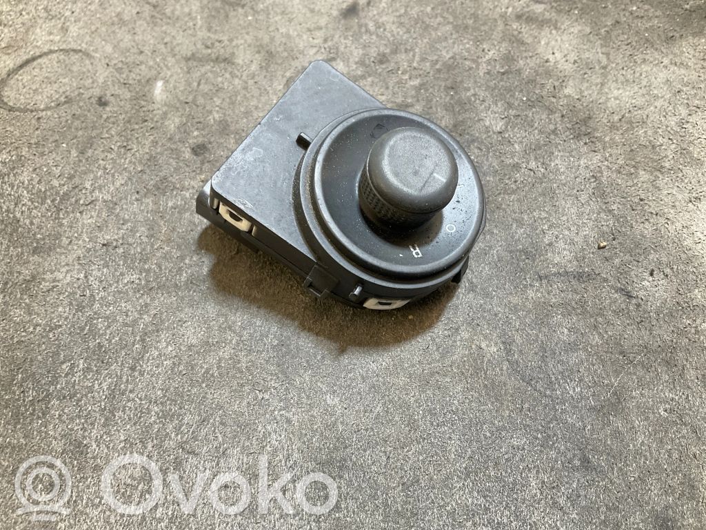 Opel Astra J Przycisk regulacji lusterek bocznych 