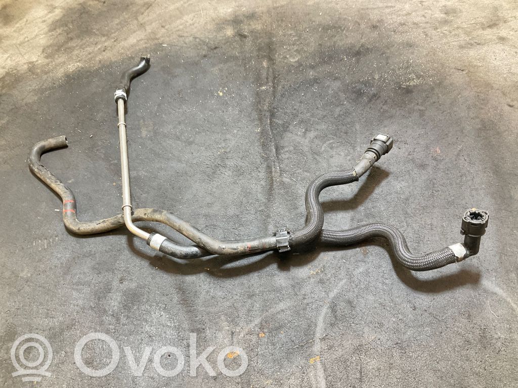 Engine coolant pipe/hose
