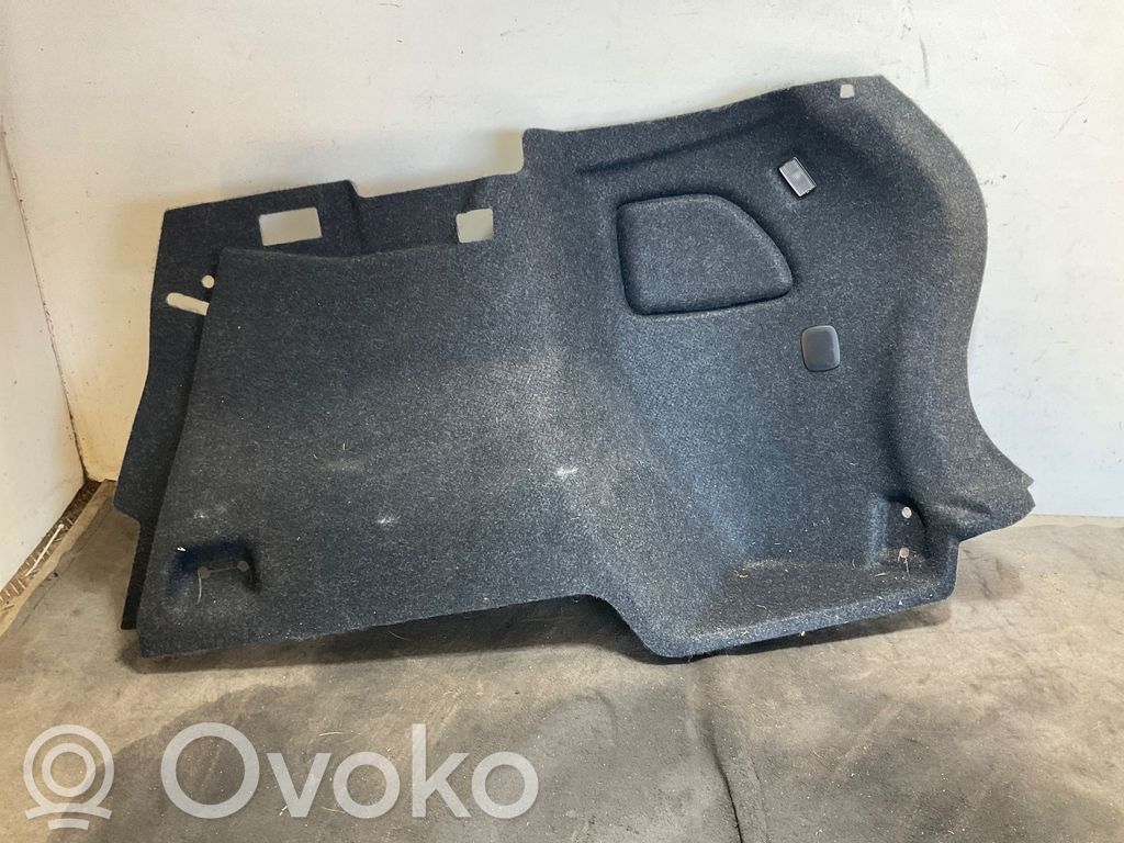 Volvo XC40 Boczek / Tapicerka / bagażnika 