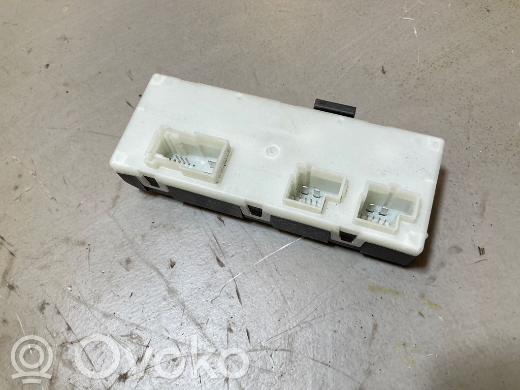 BMW X1 F48 F49 Tailgate/trunk control unit/module 