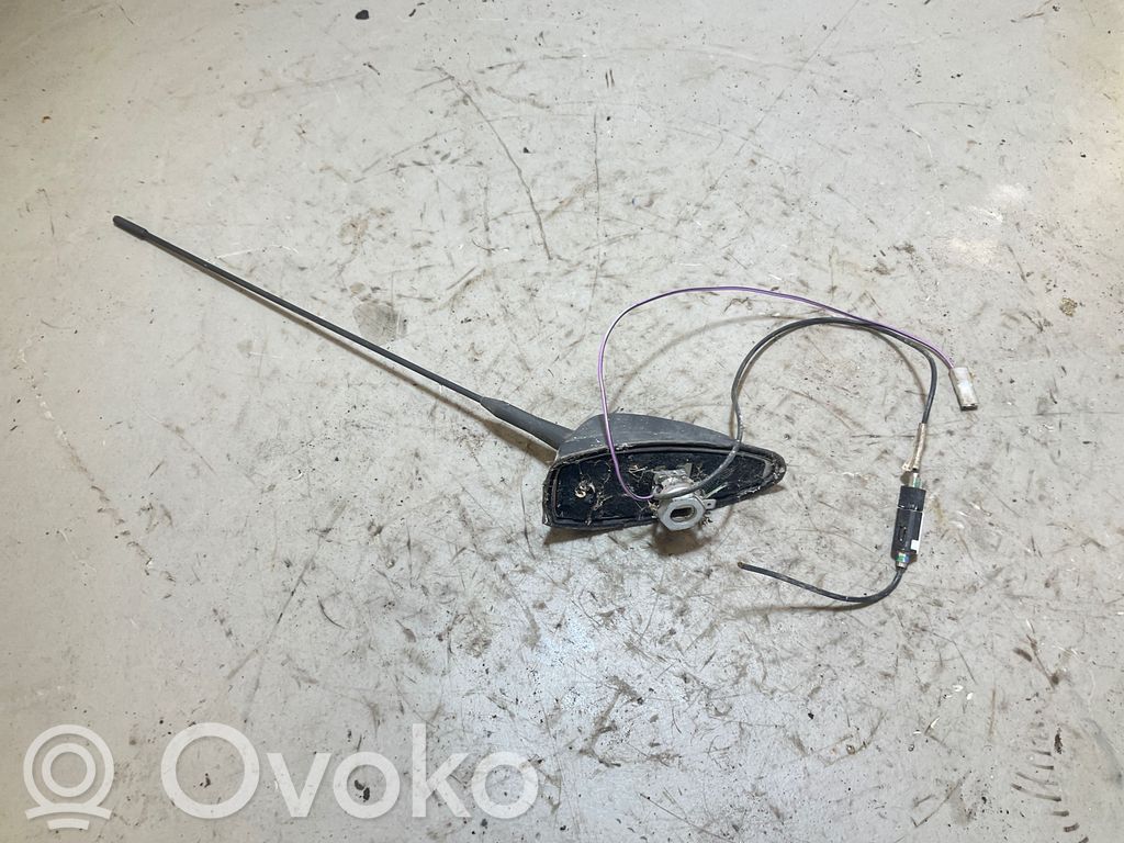 Mercedes-Benz Sprinter W906 GPS-pystyantenni 