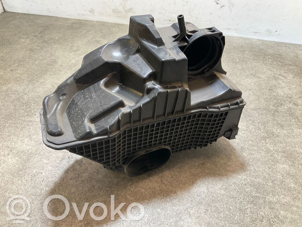 Renault Clio IV Air filter box 