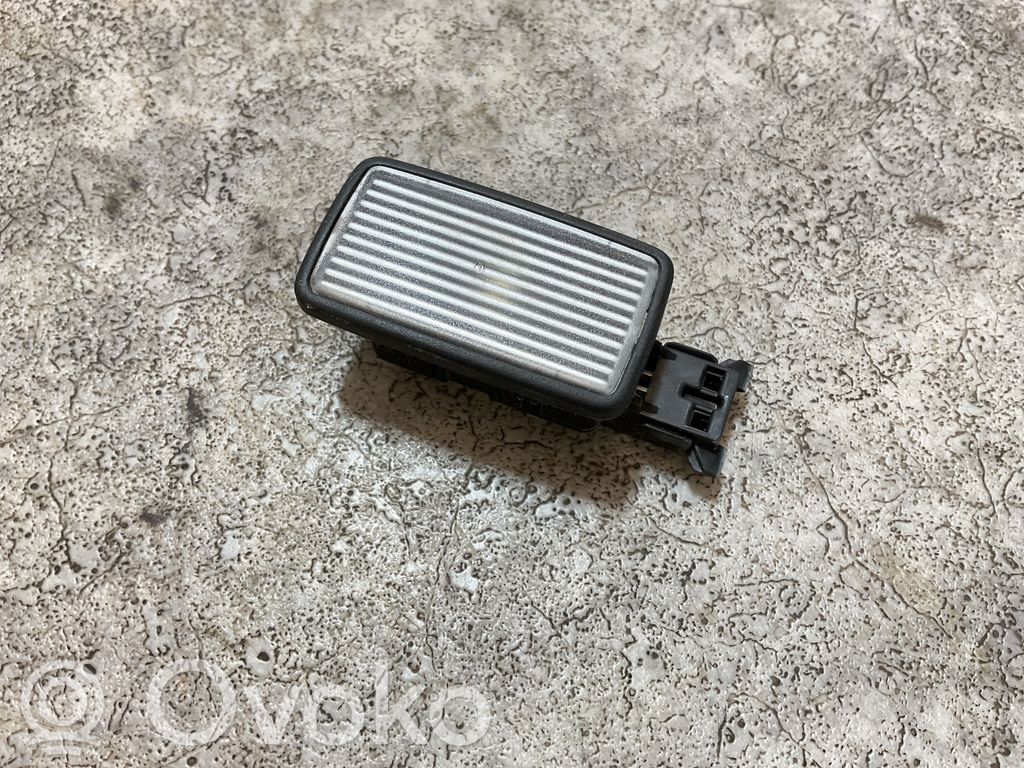 Polestar 2 Front seat light 