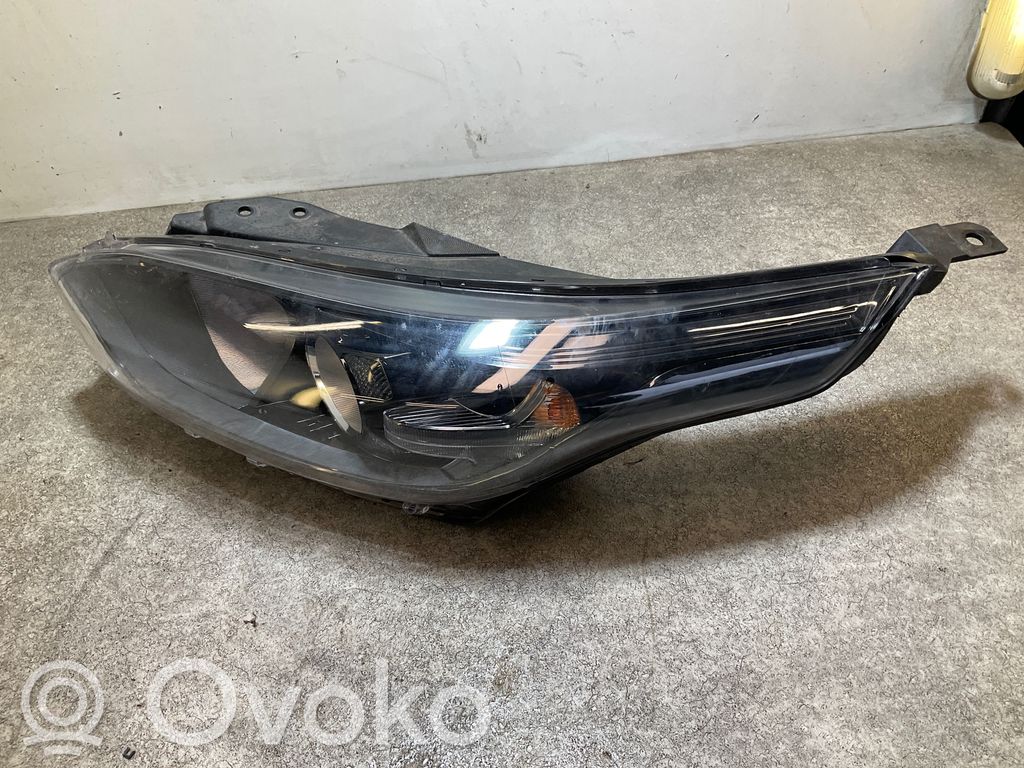 KIA Ceed Phare frontale 