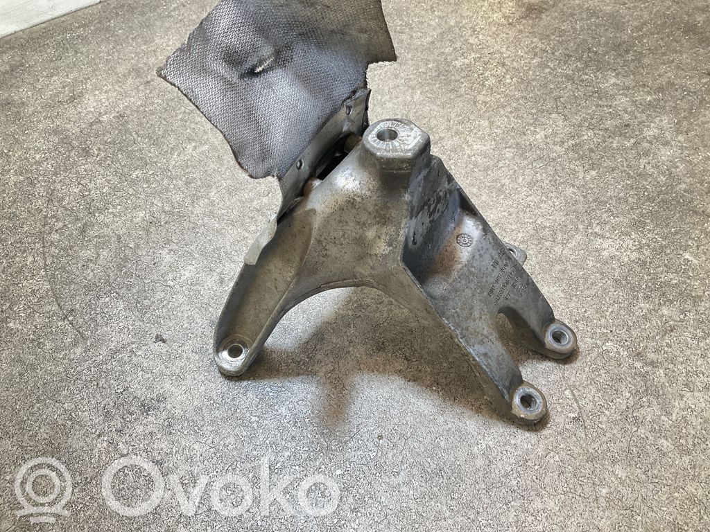 Audi A4 S4 B9 Engine mounting bracket 