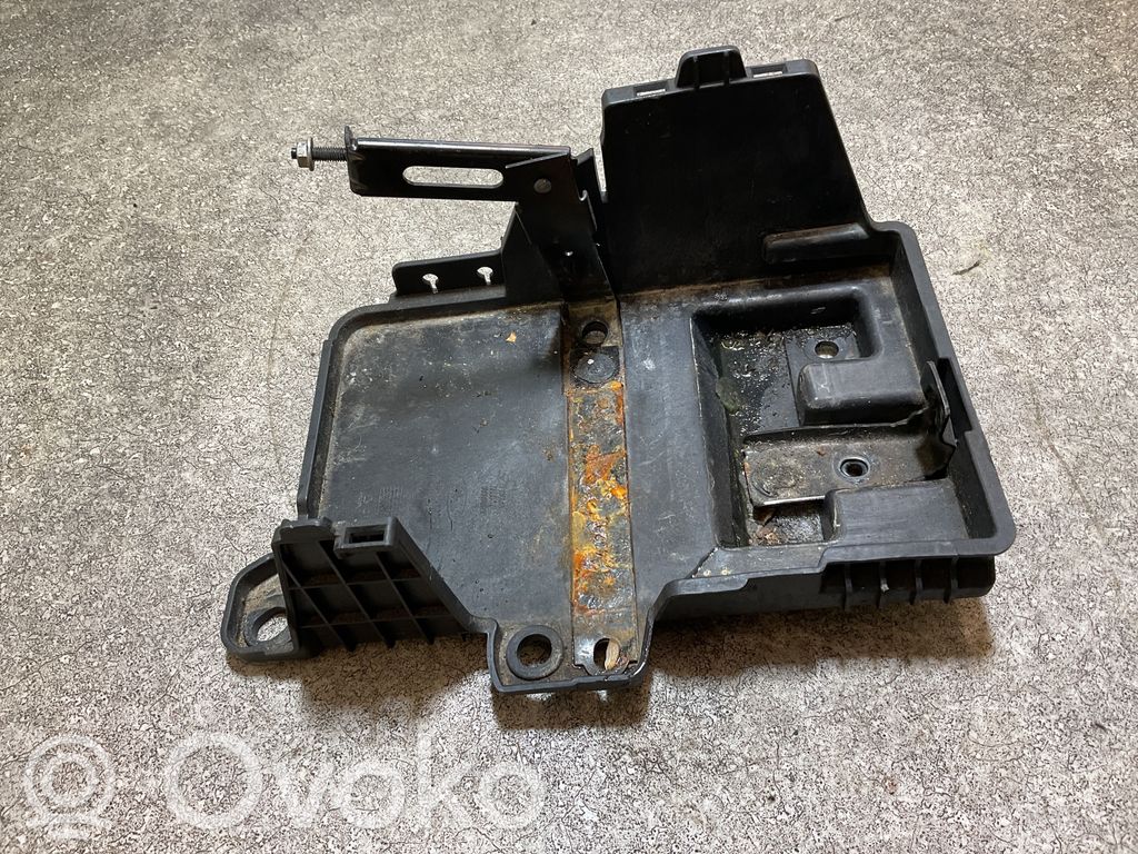 Ford Focus Battery tray 