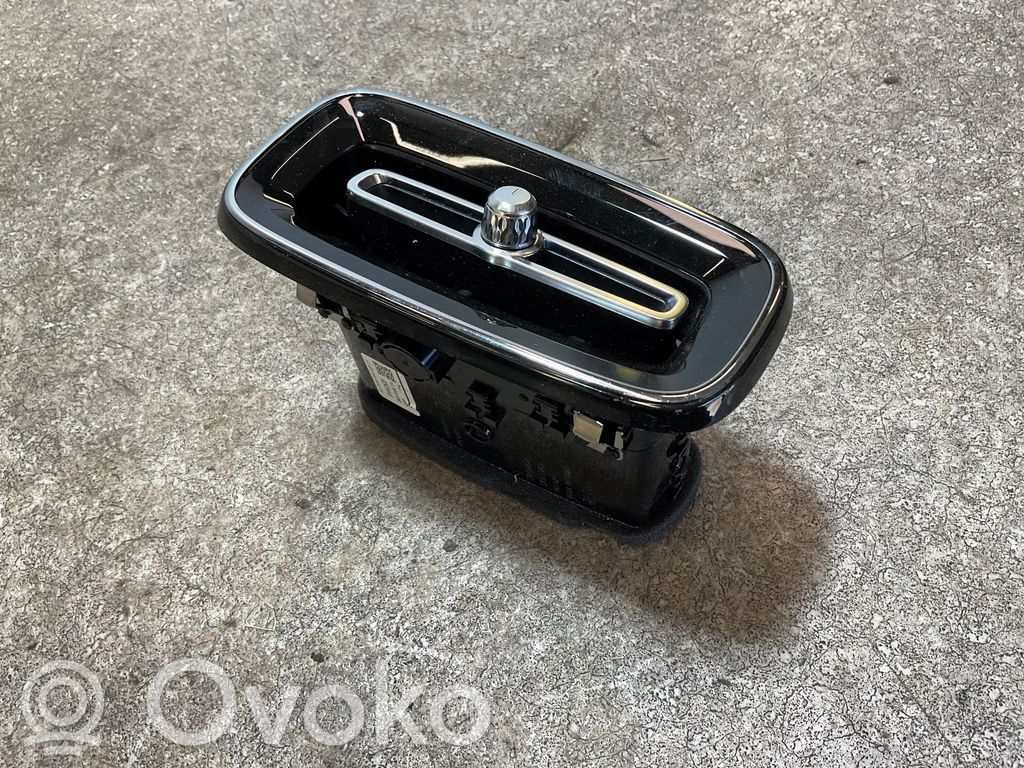 Volvo XC40 Šoninės oro grotelės 
