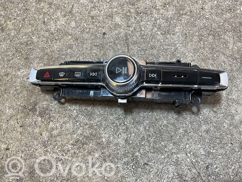 Volvo XC40 Sound control switch 