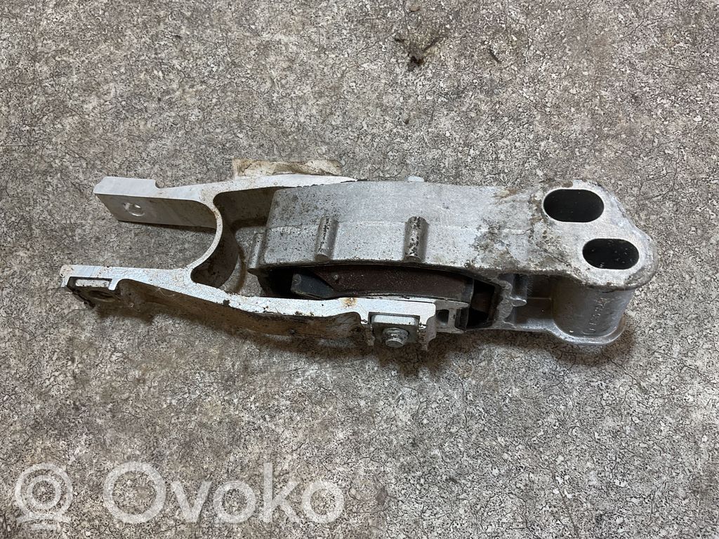 Volvo XC40 Engine mount bracket 