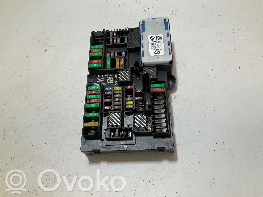 BMW 3 G20 G21 Ramka / Moduł bezpieczników 