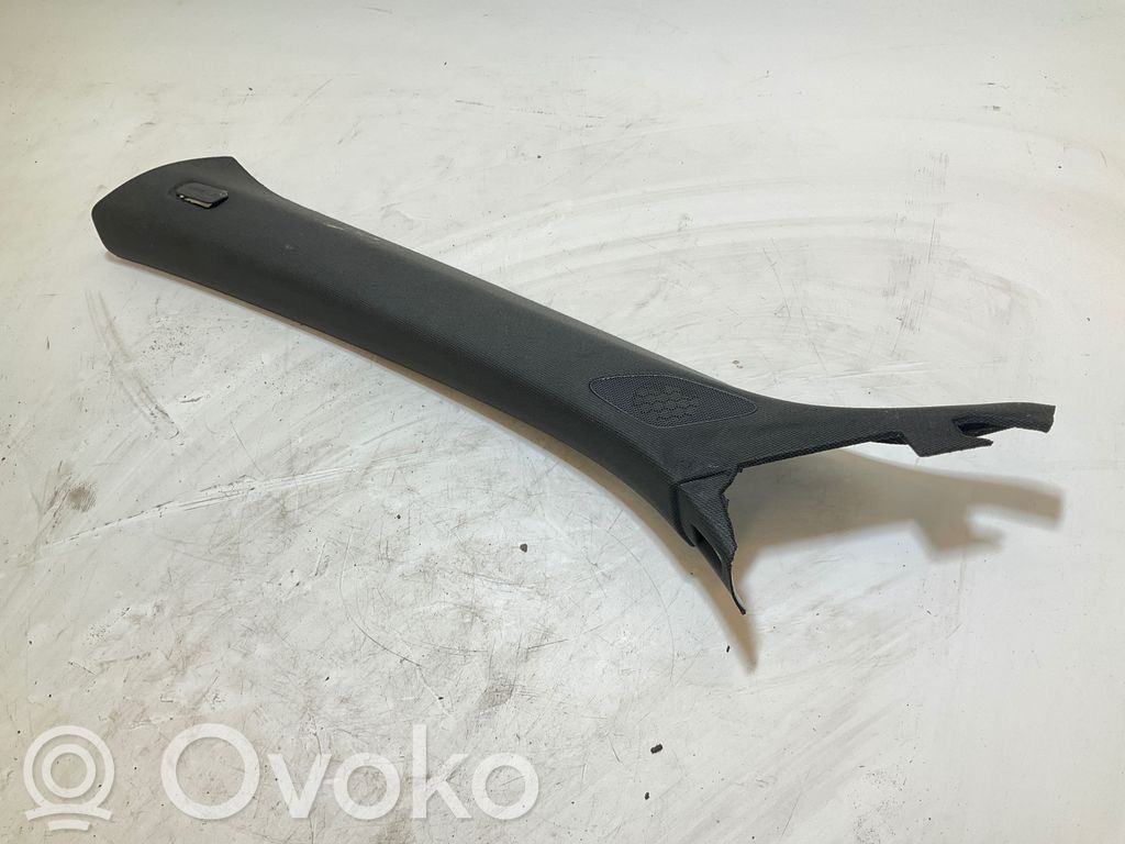 Osłona słupka szyby przedniej / A   8V5867233A,A080824,100911002
