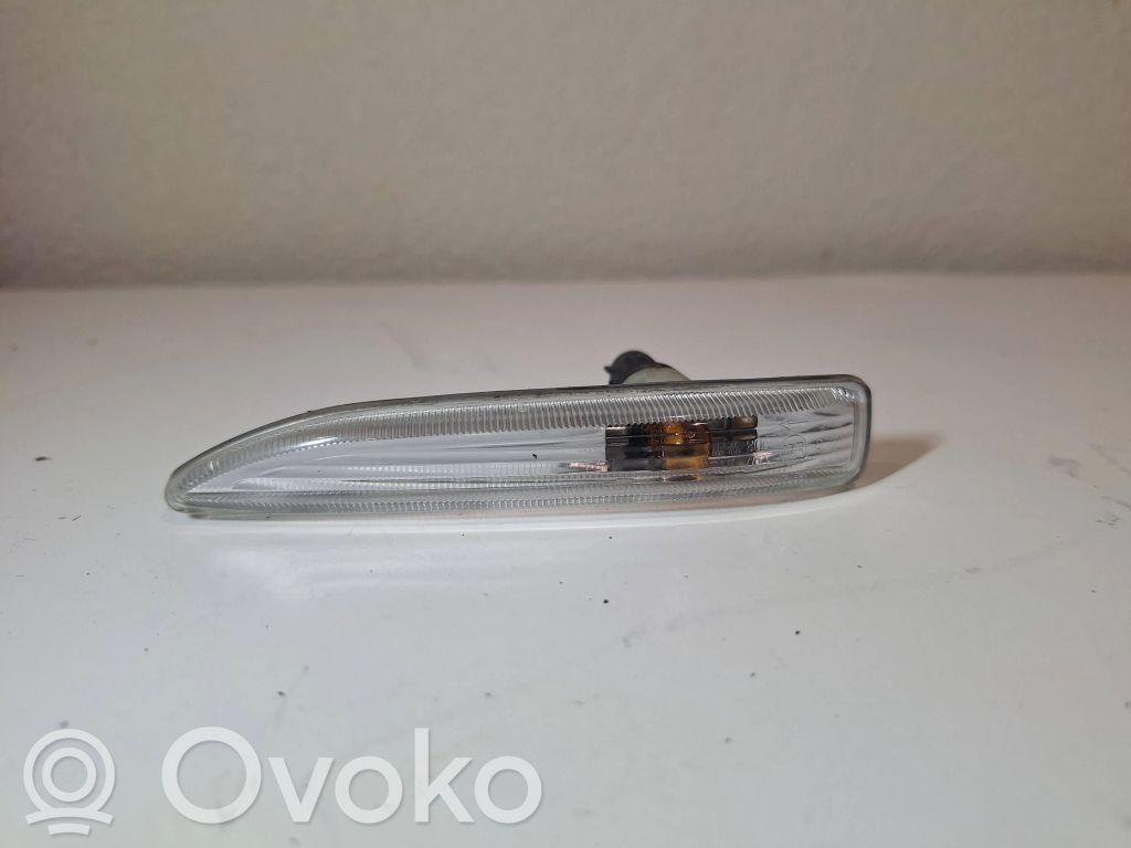 BMW 7 E65 E66 Front fender indicator light 