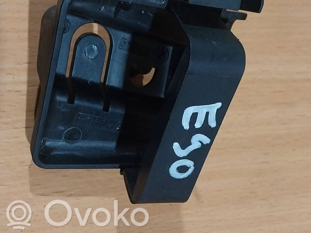 BMW 3 E90 E91 Bracket in trunk/boot 