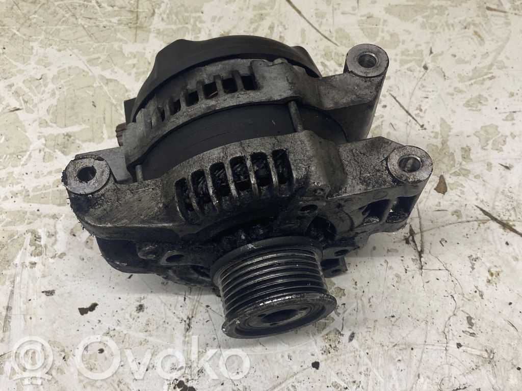 Toyota Avensis T250 Lichtmaschine 