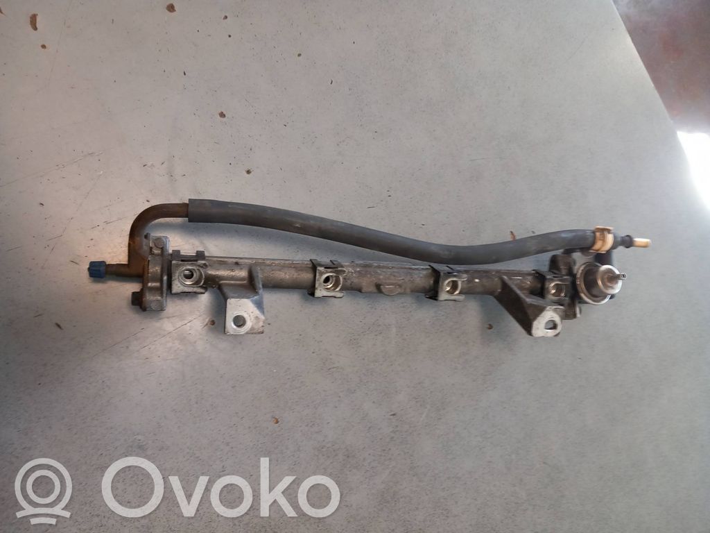 Ford Mondeo MK II Polttoainepääputki 
