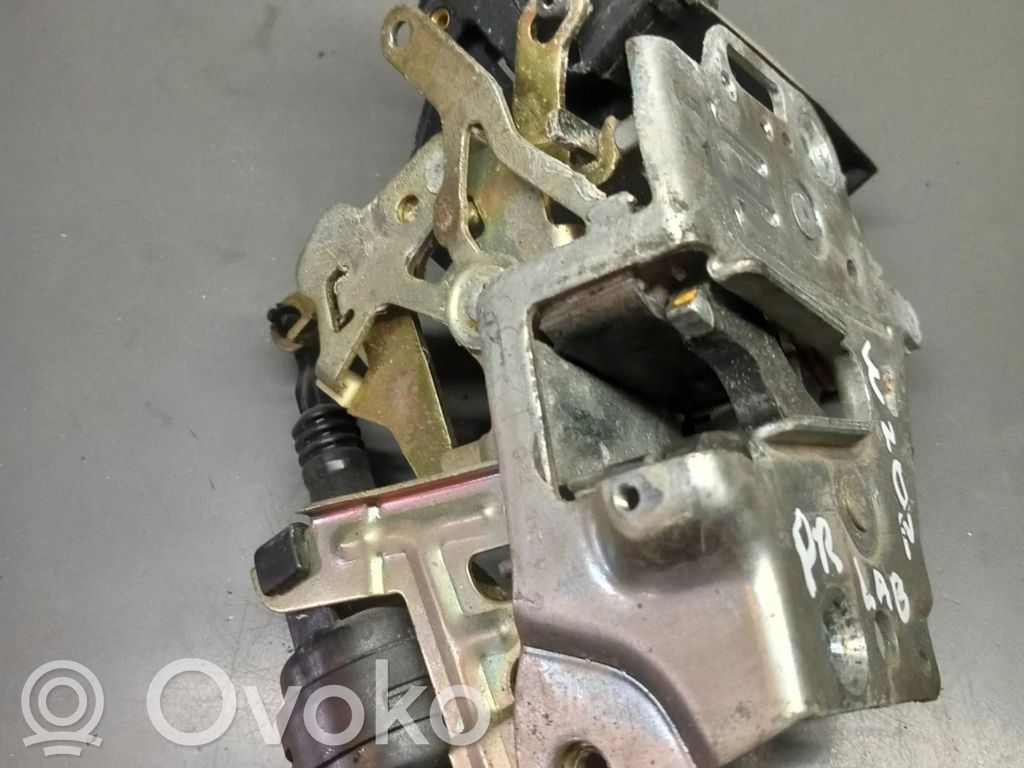 Mercedes-Benz C W202 Zamek drzwi przednich 