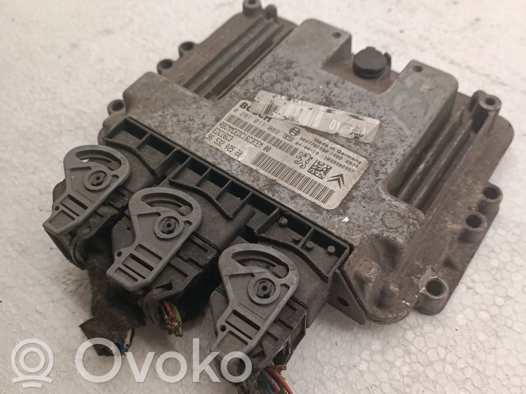 Peugeot 307 Engine control unit/module 