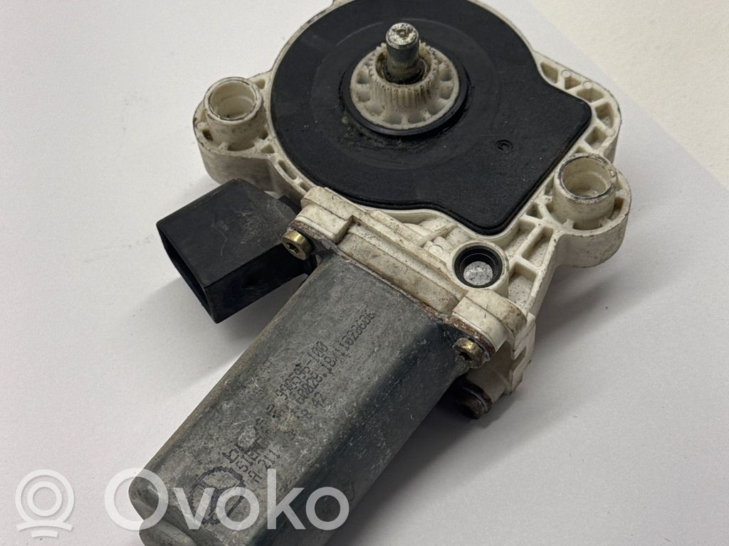 Silnik regulatora szyby drzwi przednich   990596100,600281871,1023606