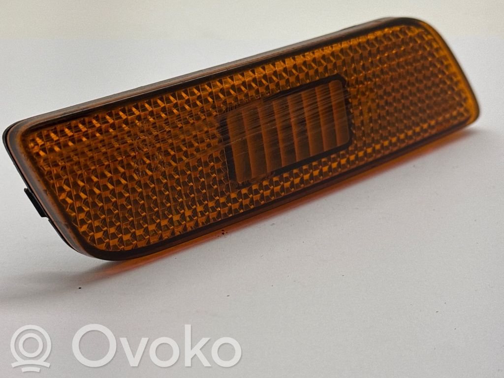 Volvo S80 Front reflector 