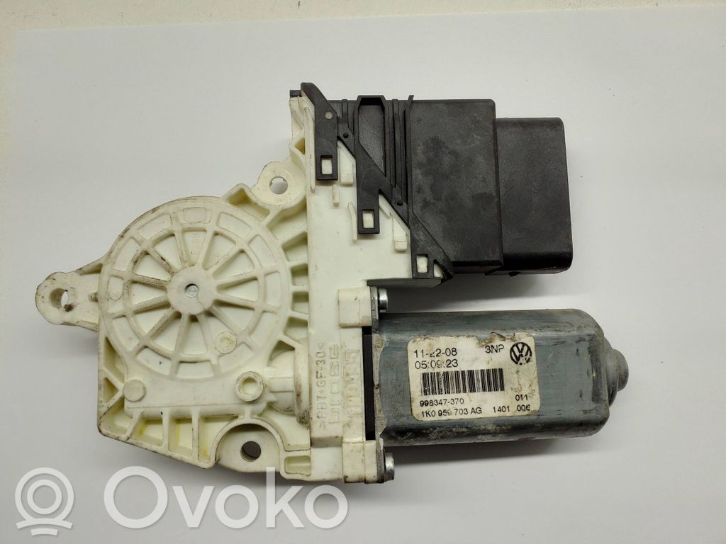 Volkswagen PASSAT B6 Takaoven ikkunan nostomoottori 
