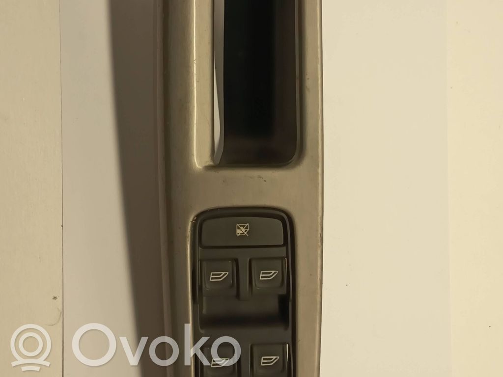 Electric window control switch   31295121AA,03454120