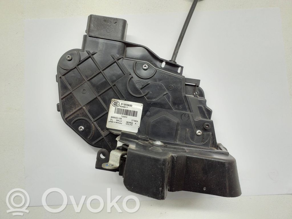 Volvo V70 Zamek drzwi tylnych 
