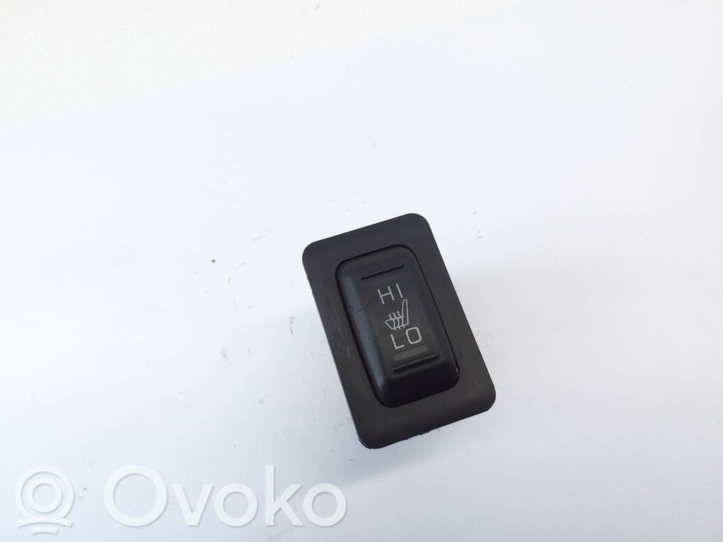 Przełączniki podgrzewania foteli   8610A076,18122013,10016547