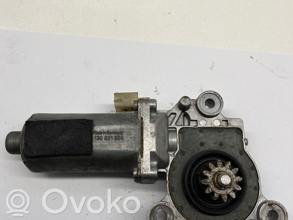 Volvo 850 Front door window regulator motor 