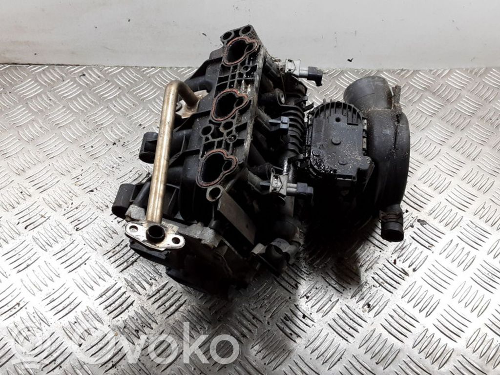 Opel Corsa C Colector de admisión 